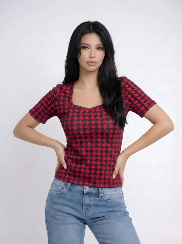 Maroon_Lycra_Slim_Fit_Printed_Top_For_Women
