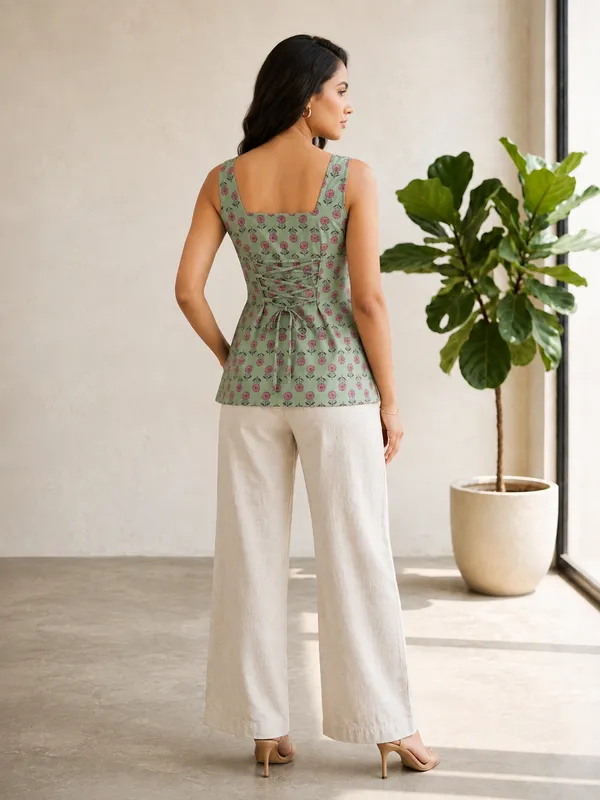 Green_Floral_Print_Sleeveless_Top_for_Women