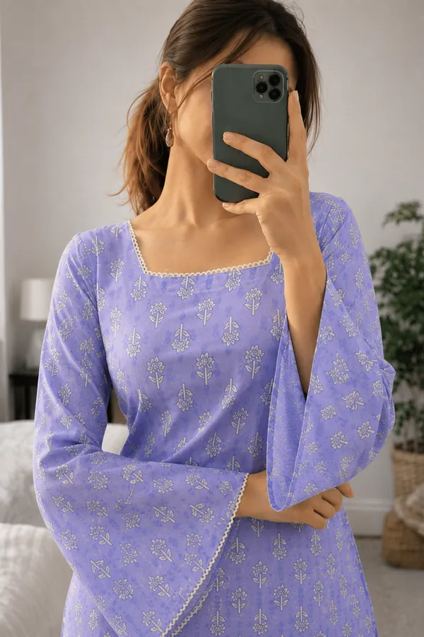 Lavender_Floral_Print_Bell_Sleeve_Top_for_Women