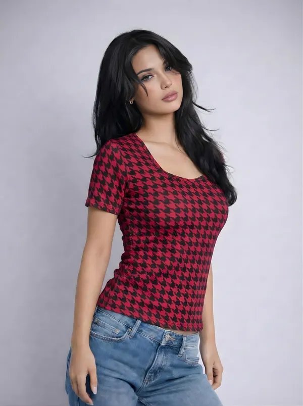 Maroon_Lycra_Slim_Fit_Printed_Top_For_Women