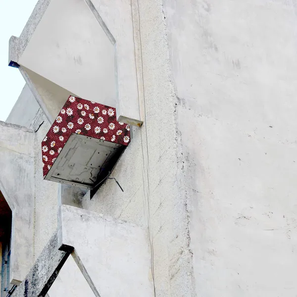 Pink_/_White_Window_AC_Protective_Cover