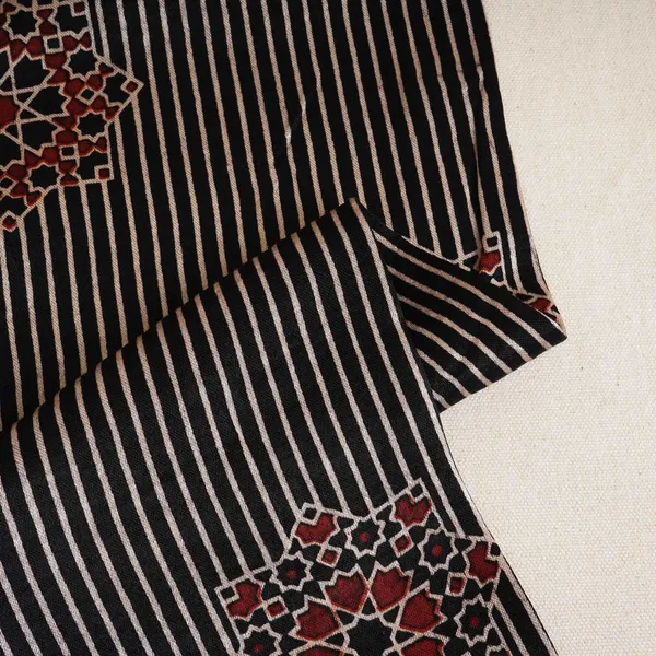 Black_Abstract_Strips_Print_Mashru_Silk_Fabric_Eeg_28322_Default_Title