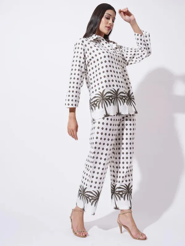 Off_White_Floral_Printed_Fil_30104