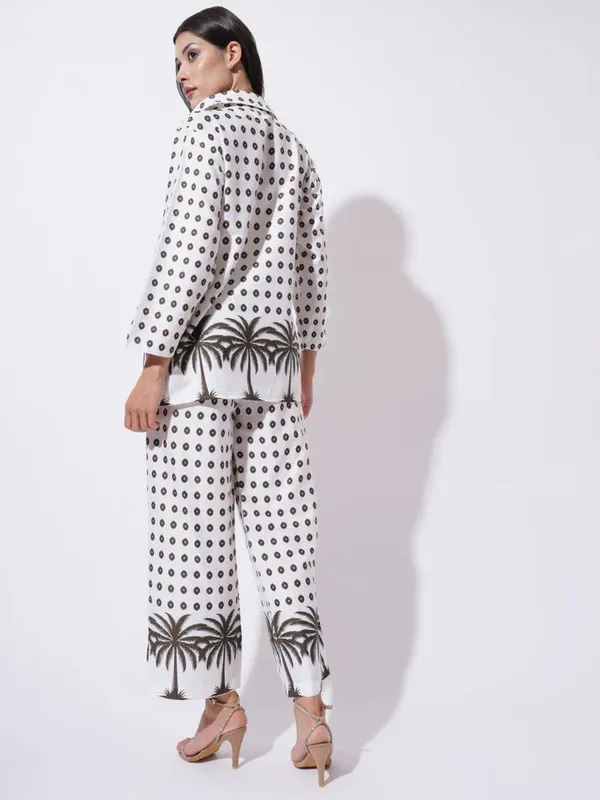 Off_White_Floral_Printed_Fil_30104