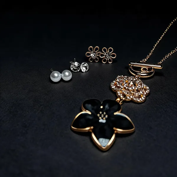Black_Brass_Combo_Earring_And_Pendant_Set_For_Women