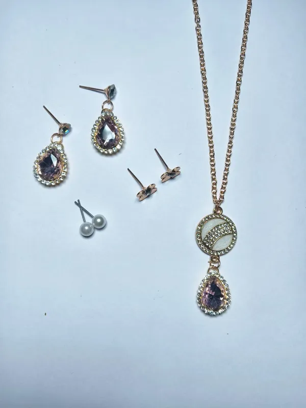 Silver_Brass_Combo_Earring_And_Pendant_Set_For_Women