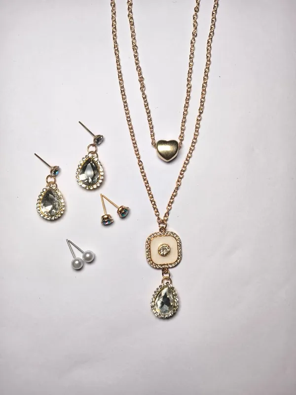 Gold_Brass_Combo_Earring_And_Pendant_Set_For_Women