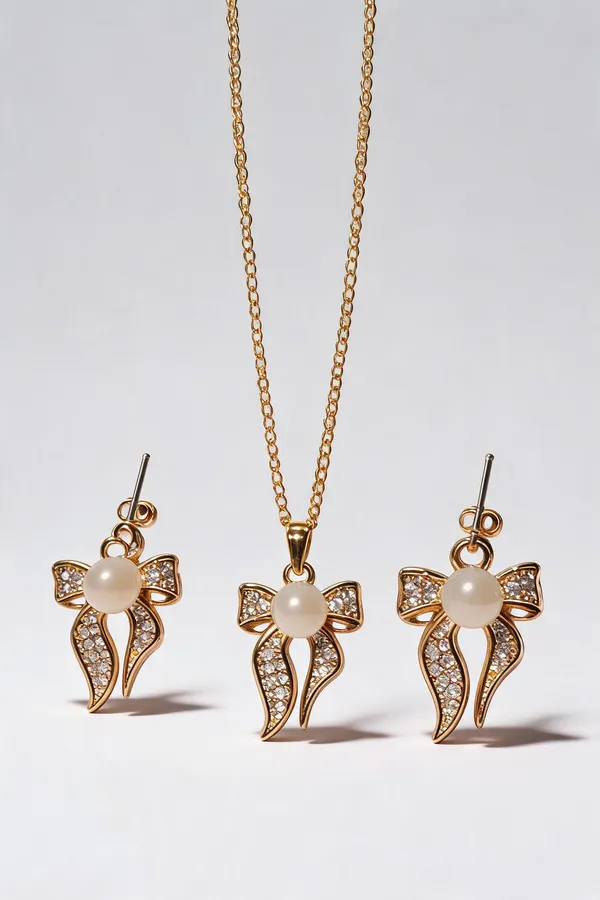 Gold_Brass_Combo_Earring_And_Pendant_Set_For_Women