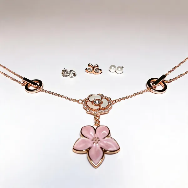 Gold_Brass_Combo_Earring_And_Pendant_Set_For_Women