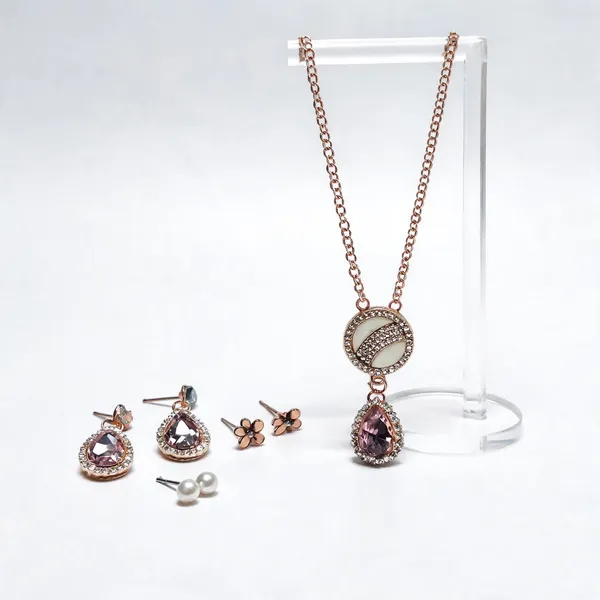 Silver_Brass_Combo_Earring_And_Pendant_Set_For_Women