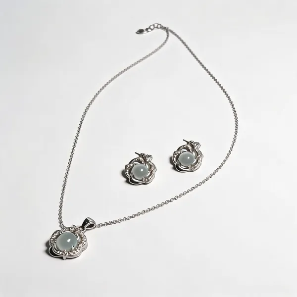 Silver_Brass_Combo_Earring_And_Pendant_Set_For_Women
