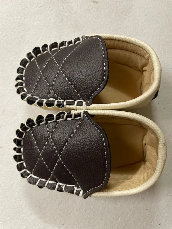 Brown_Faux_Leather_Ethnic_Flats_for_Women