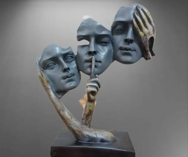Human_Face_Showpiece