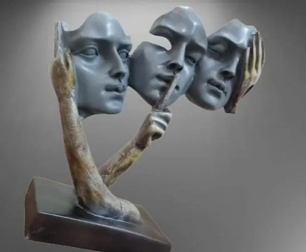 Human_Face_Showpiece