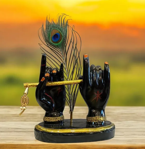 Handcrafted_Hands_Statue_With_Flute