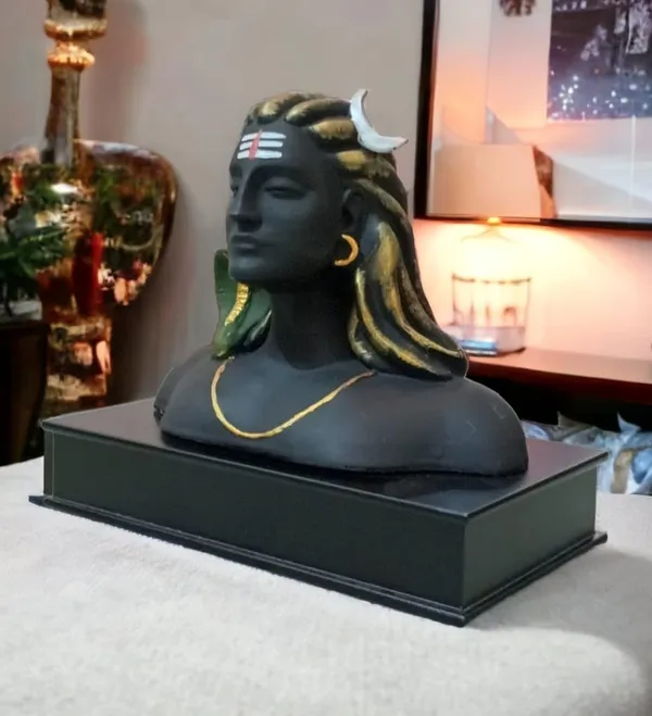 Aadiyogi_Statue_With_Wooden_Base