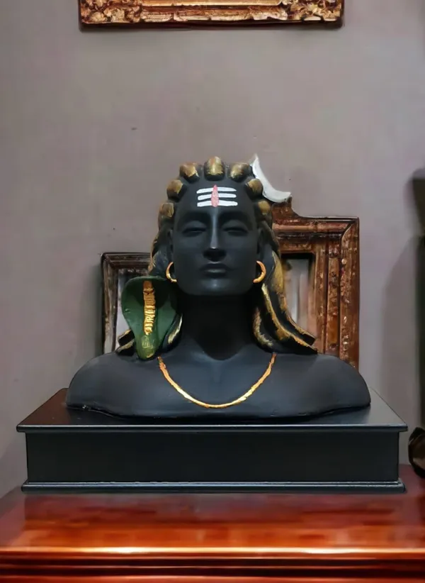 Aadiyogi_Statue_With_Wooden_Base