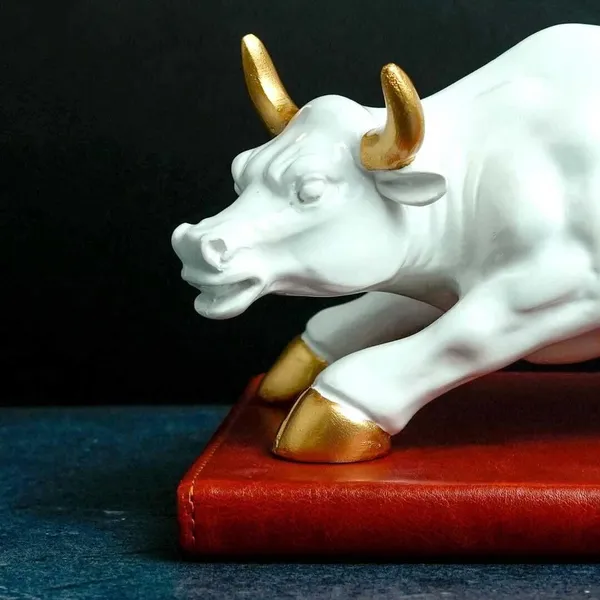 Wall_Street_Charging_Bull_Statue