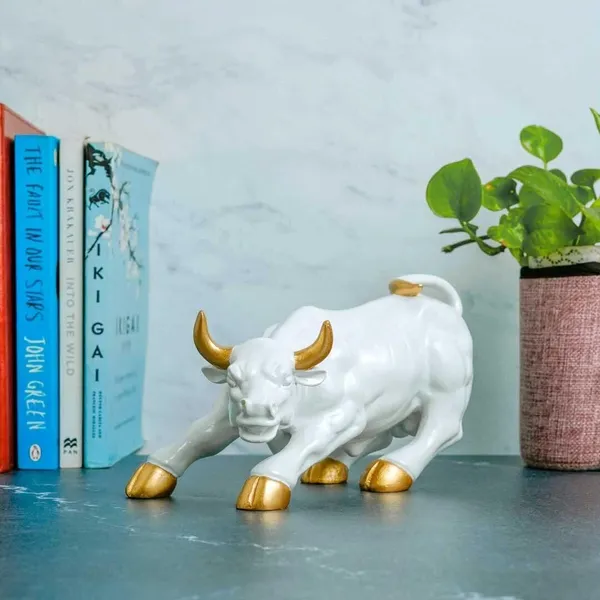 Wall_Street_Charging_Bull_Statue