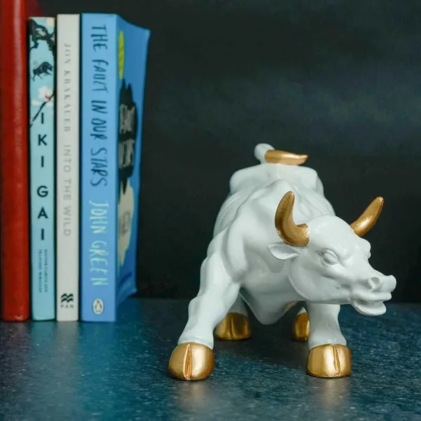 Wall_Street_Charging_Bull_Statue