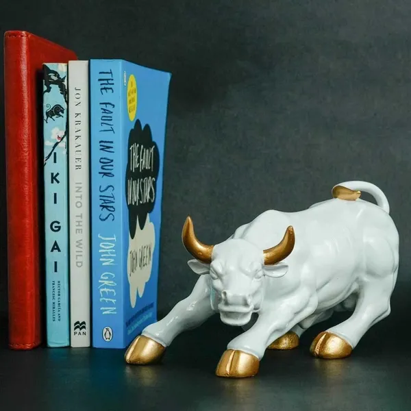 Wall_Street_Charging_Bull_Statue