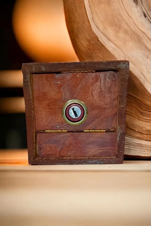 Wooden_Piggy_Bank