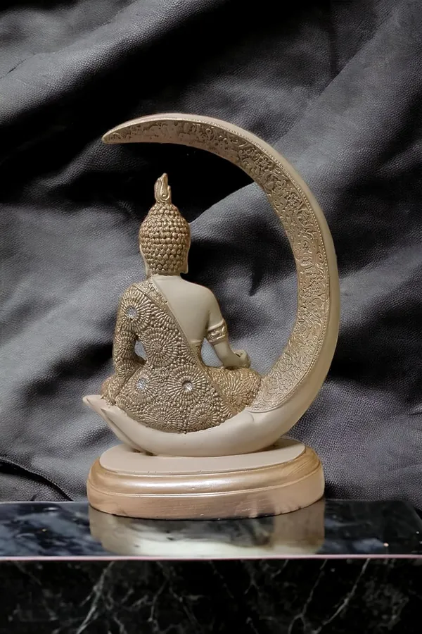 Buddha_Statue_On_Moon