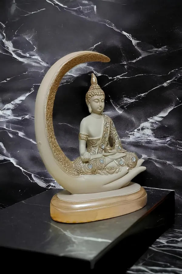 Buddha_Statue_On_Moon