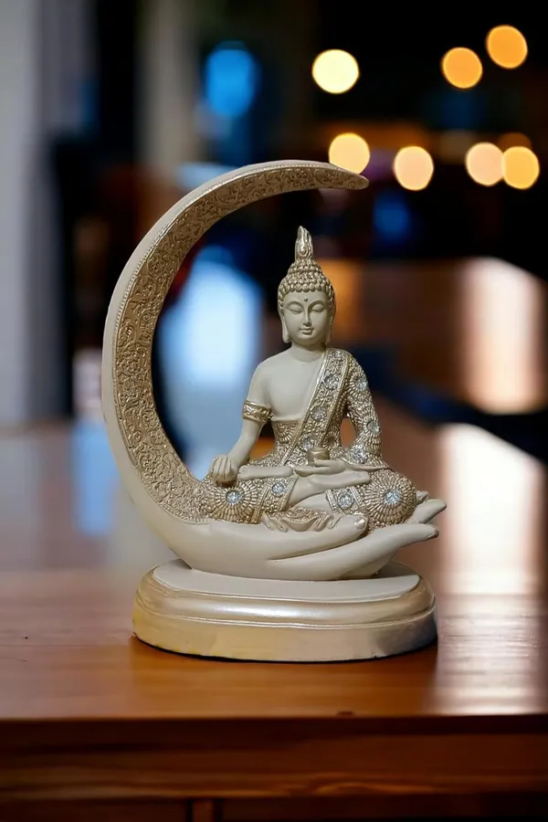 Buddha_Statue_On_Moon