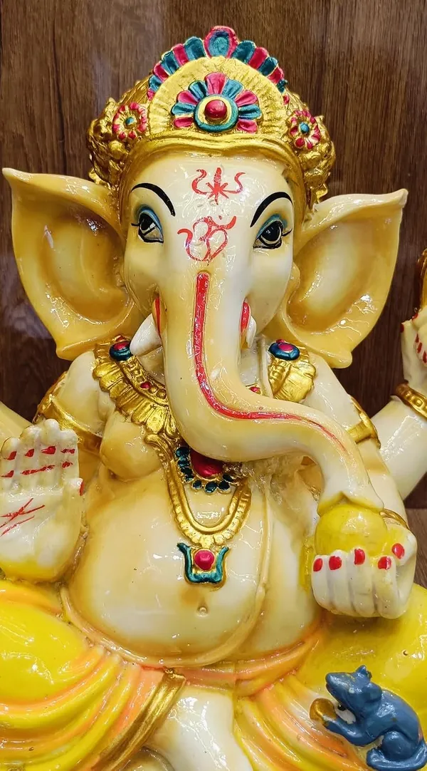 Ganesha_Idol_With_Mouse_Figurine