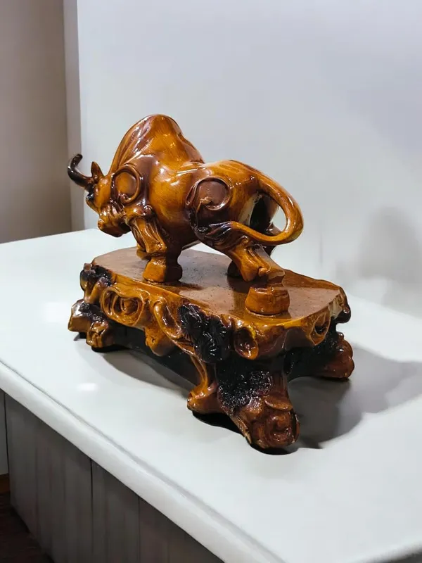 Bull_Figurine_In_Resin