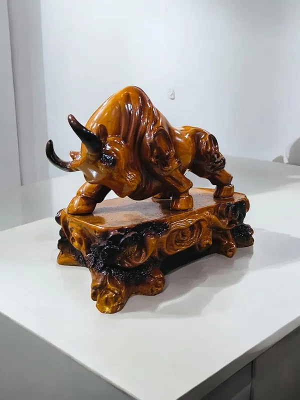 Bull_Figurine_In_Resin