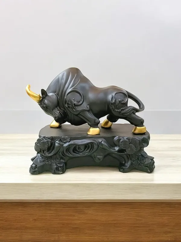 Bull_Figurine_Resin