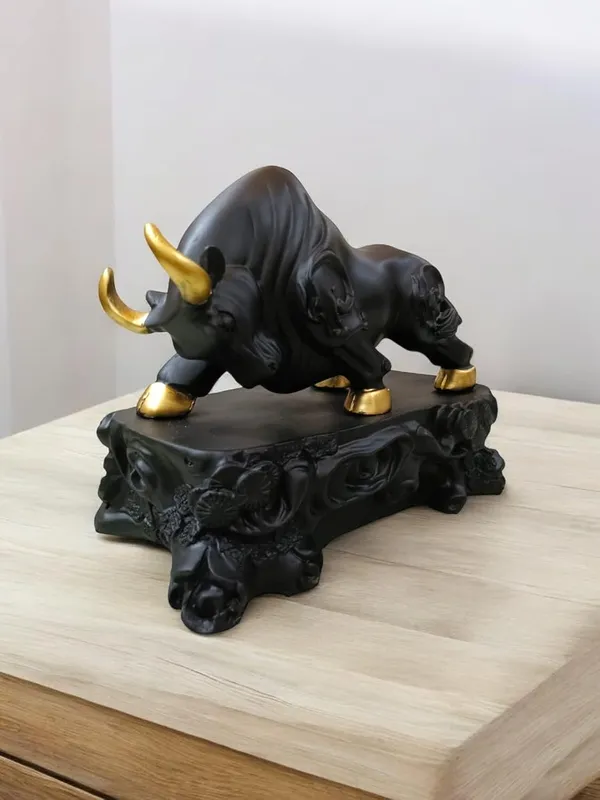 Bull_Figurine_Resin