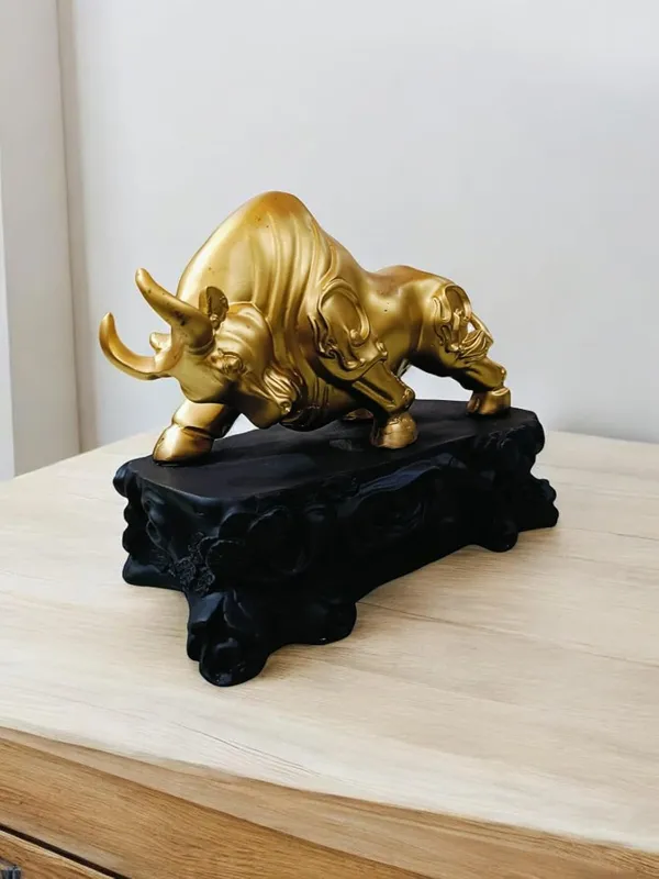 Bull_Figurine_In_Resin