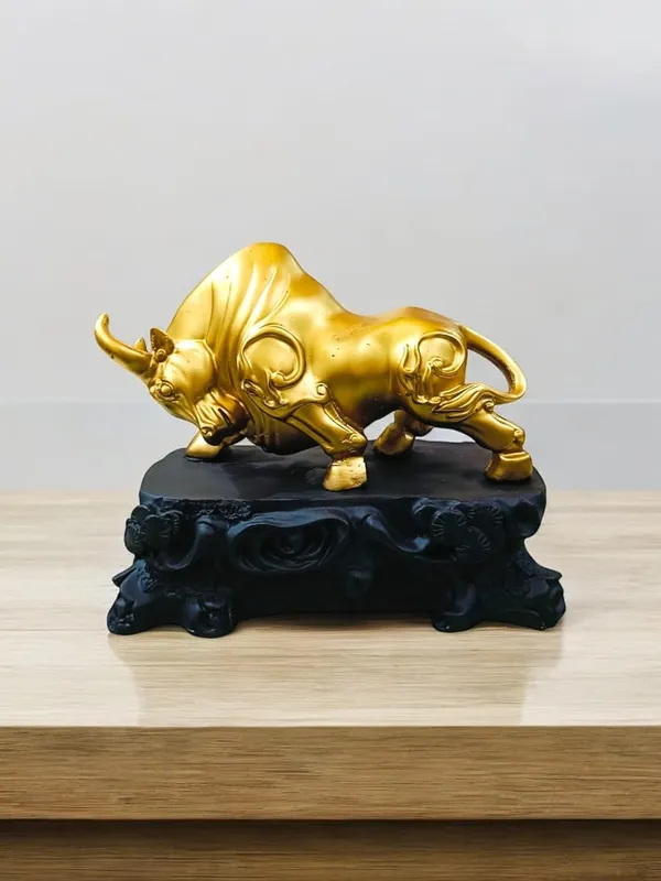 Bull_Figurine_In_Resin