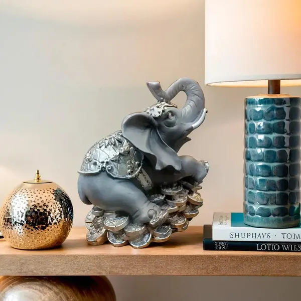 Elephant_Figurine_With_Coins