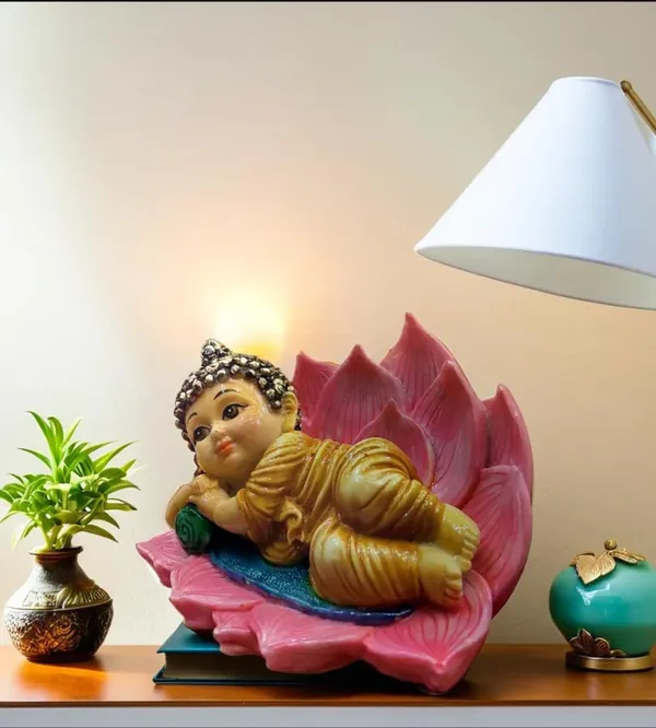 Sleeping_Buddha_Statue_On_Lotus_Base
