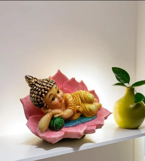 Sleeping_Buddha_Statue_On_Lotus_Base