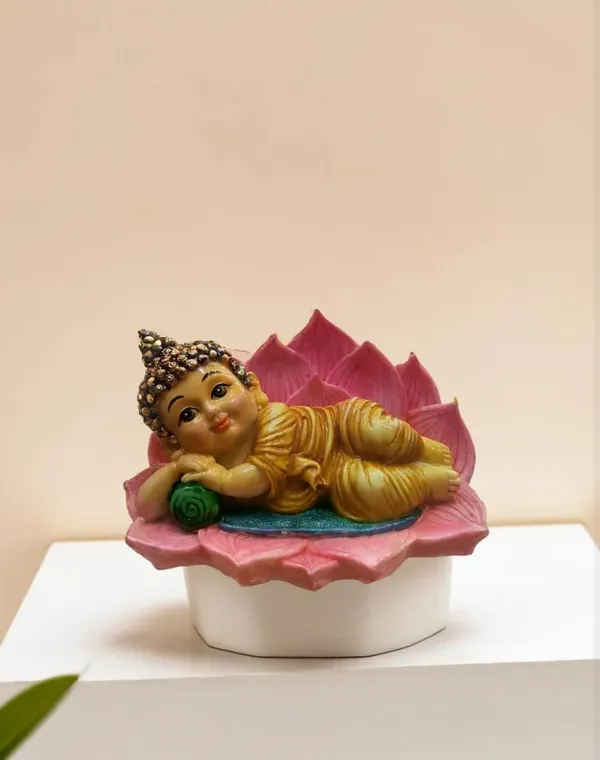 Sleeping_Buddha_Statue_On_Lotus_Base