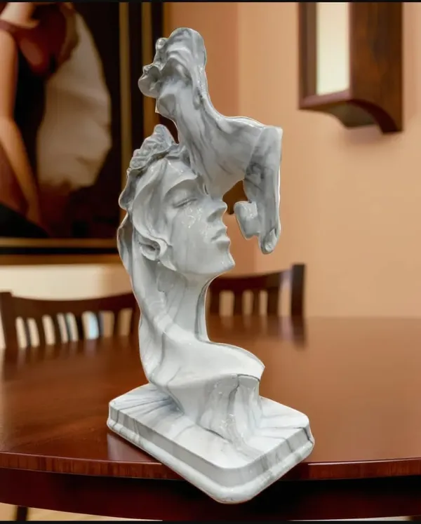 Abstract_Marble_Effect_Bust_Sculpture