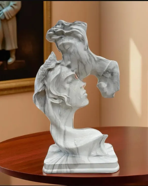 Abstract_Marble_Effect_Bust_Sculpture