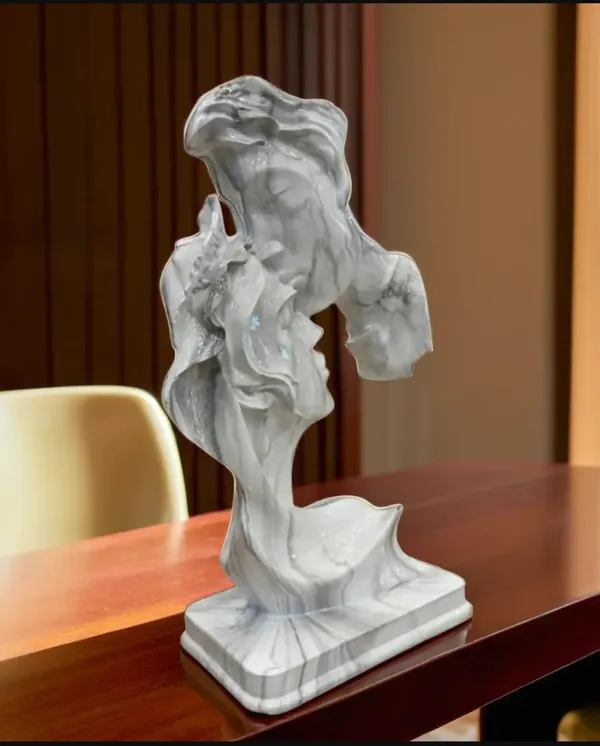 Abstract_Marble_Effect_Bust_Sculpture