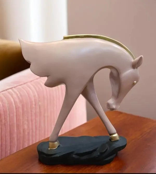 Horse_Figurine_Resin_Sculpture