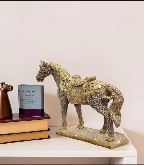 Horse_Figurine_With_Saddle