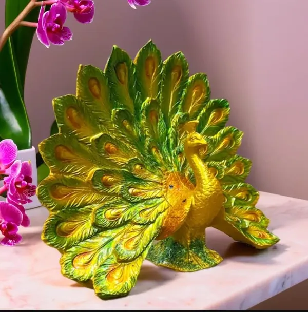 Peacock_Figurine