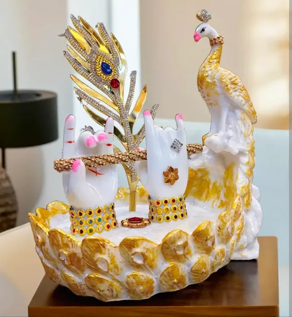 Decorative_Krishna_Hand_With_Shell_Design_And_Crown