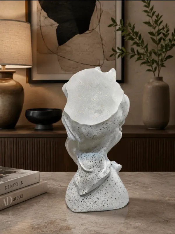 Resin_Figurine