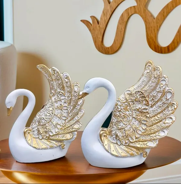 Swan_Figurines