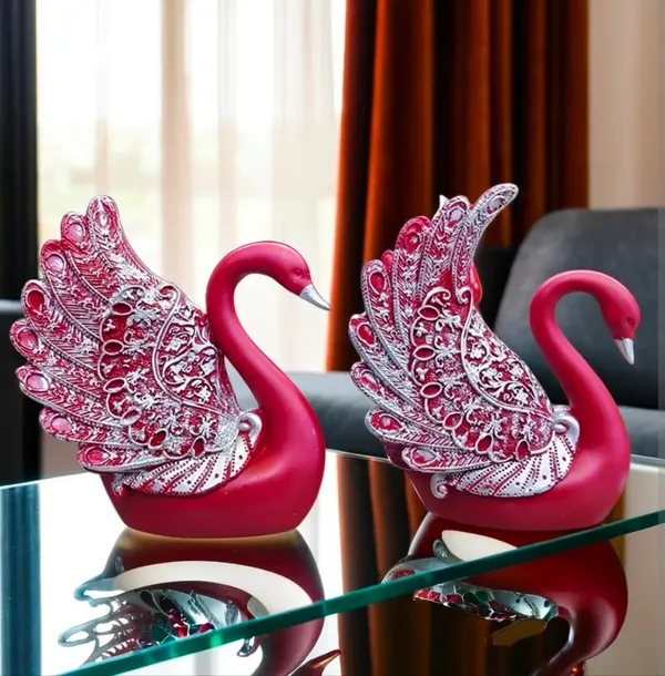 Swan_Figurine_Set_With_Filigree_Wings